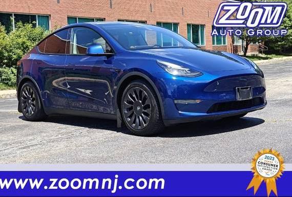 TESLA MODEL Y 2021 5YJYGDEF8MF072428 image